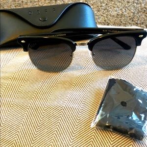 Diff Sunglasses 🕶